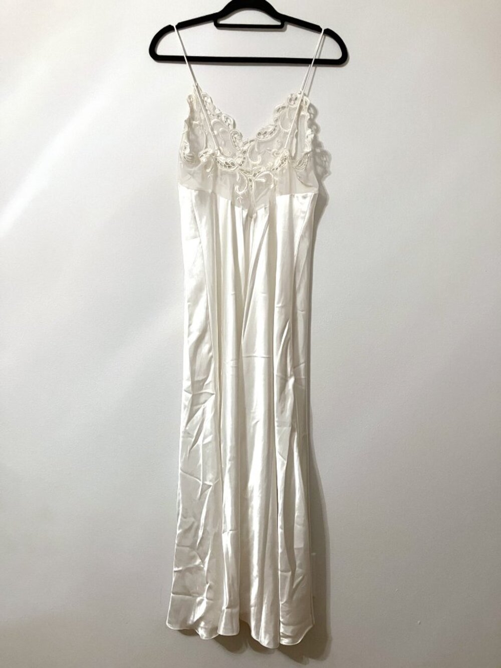 Victoria Secret, Vintage Gold Label Long Lace Slip Dress, White | Size Medium - Picture 6 of 9
